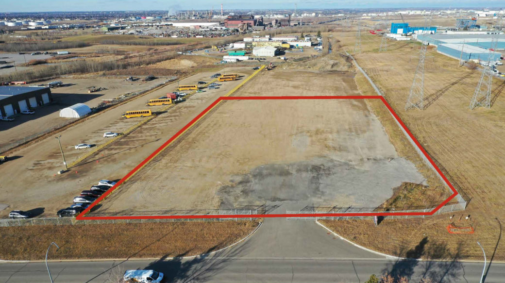 2.5 ACRES INDUSTRIAL LAND Royal Park Realty
